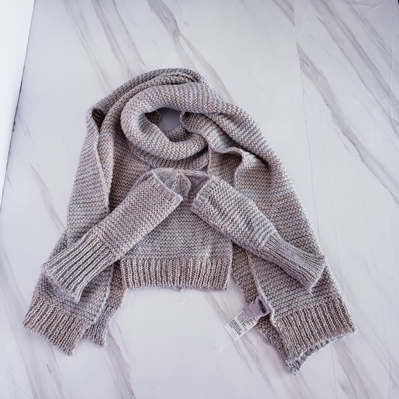 Chico's Scarf Hat Fingerless Glove Set Gray Knit Gold an Silver Metallic Threads - Picture 8 of 10